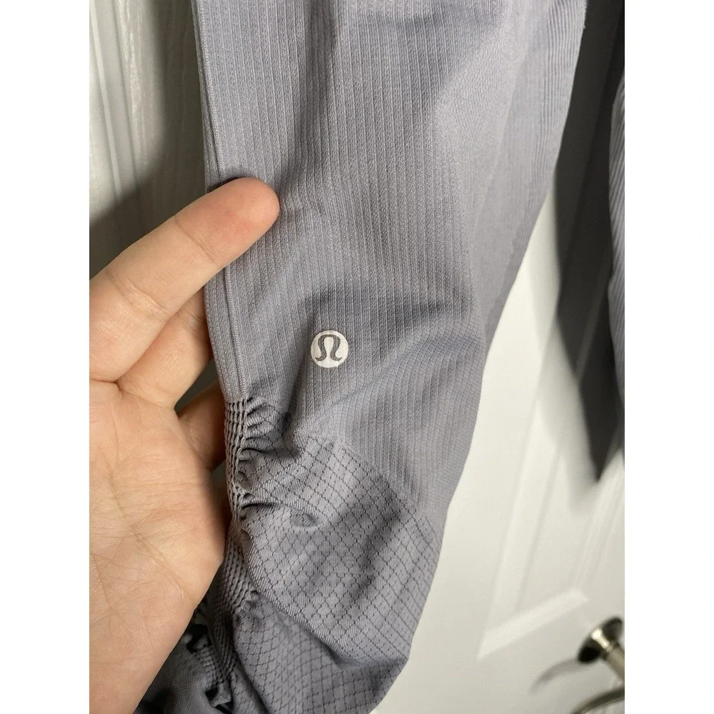 Lululemon Taryn Toomey Awakening‎ Crop Leggings Grey 6 Read